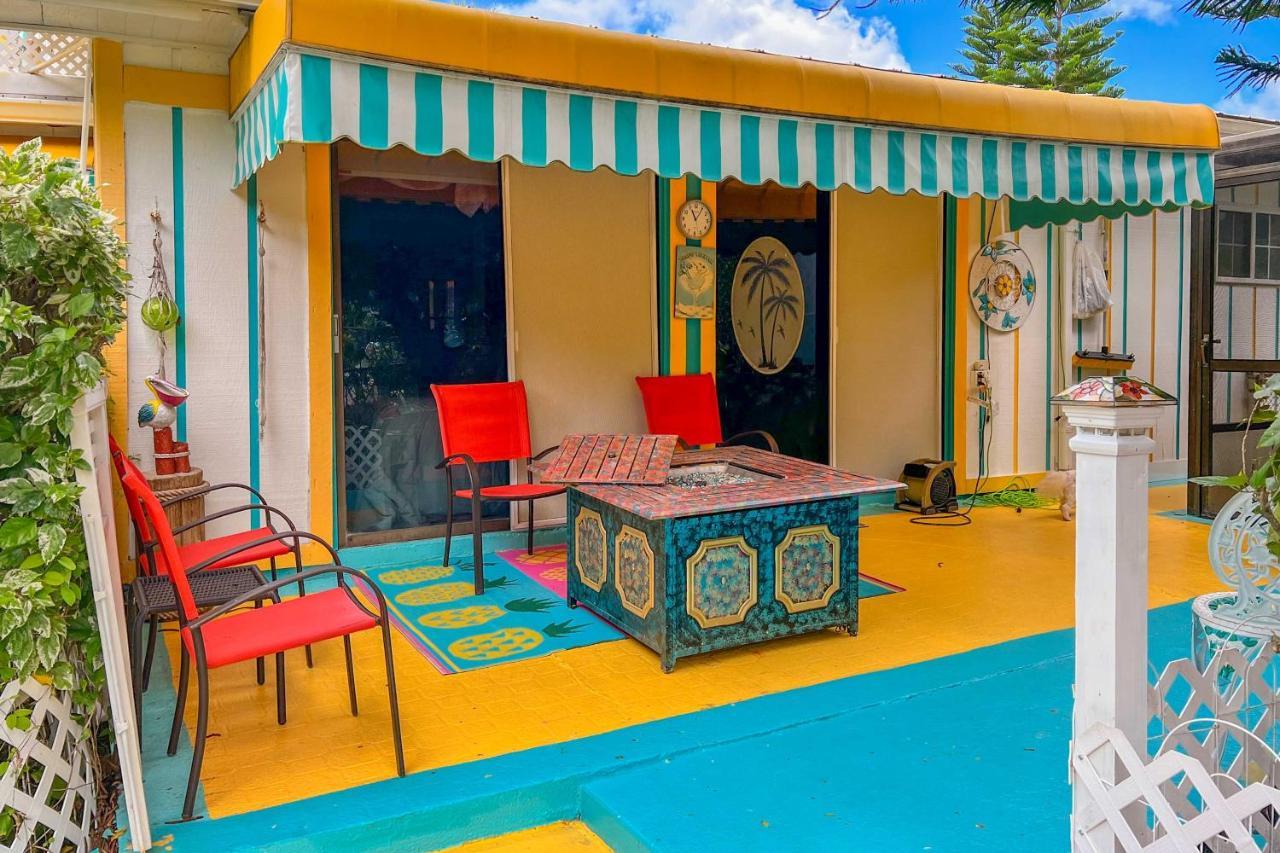דירות וויקי וואצ'י Pams Mermaid House With Riverfront Yard And Lanai! מראה חיצוני תמונה