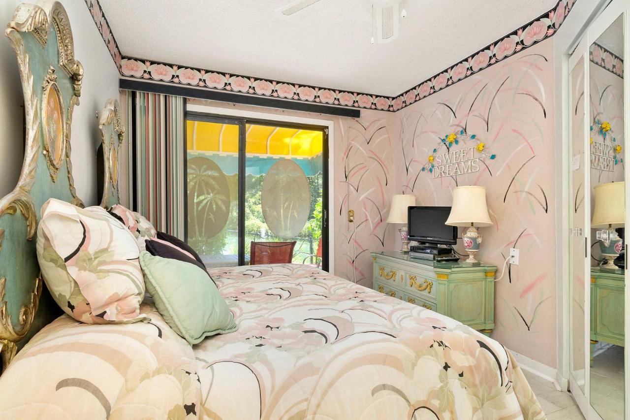 דירות וויקי וואצ'י Pams Mermaid House With Riverfront Yard And Lanai! מראה חיצוני תמונה